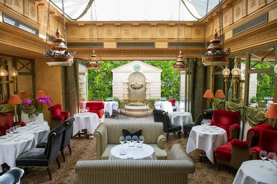 Restoran Romantis di Paris Untuk Suasana Sempurna